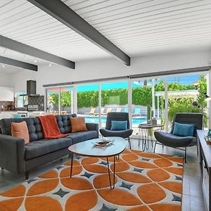 Holiday Three-Bedroom Home